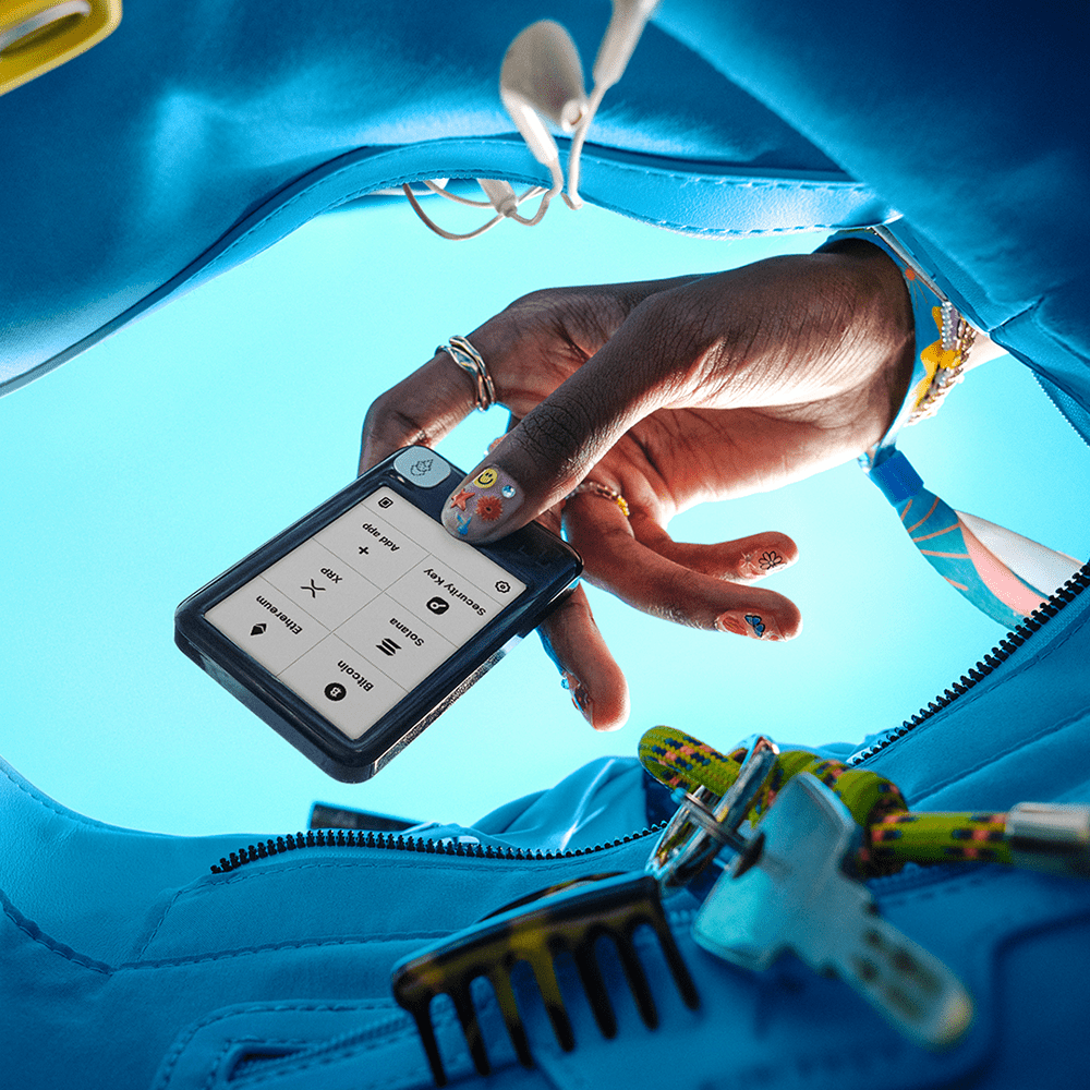 Ledger Nano Gen5 - Badges | Crypto Wallet | bitConsult